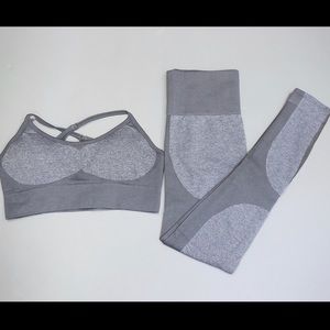 Grey Seamless Leggings set
Size Small